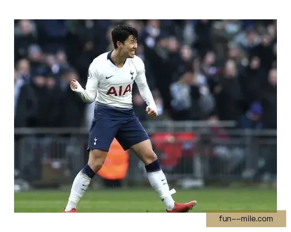 孙兴慜热刺对阵富勒姆赛前训练尝试新型脚踝支撑技术提升竞技表现