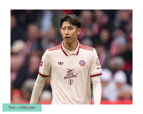 拜仁慕尼黑正式签下日本边后卫伊藤洋辉加强防线实力