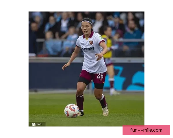 李梦雯助力西汉姆联女足稳固防线展现坚韧防守实力