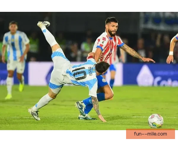 萨纳布里亚世预赛绝妙倒钩破门引爆全场惊叹瞬间